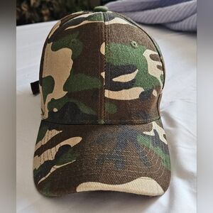 NWOT Women's Camouflage Army Green Hat